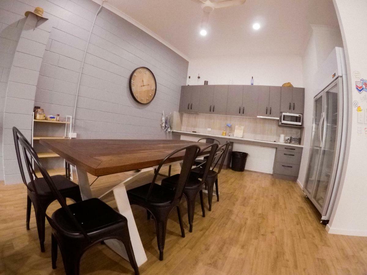Bunk Inn Hostel Bundaberg Buitenkant foto
